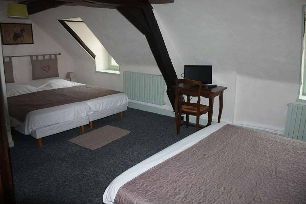 Photo of Bedroom in Vezelay