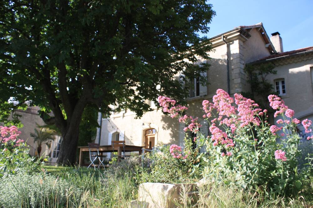 Photo of Outdoor in Visan