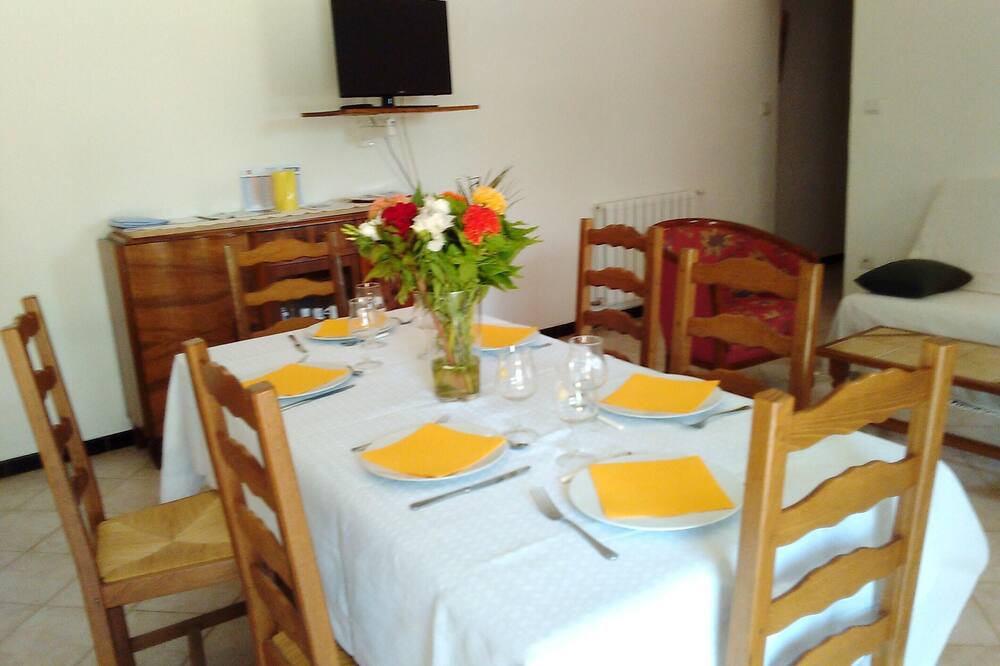 Photo of Livingroom in Mormoiron