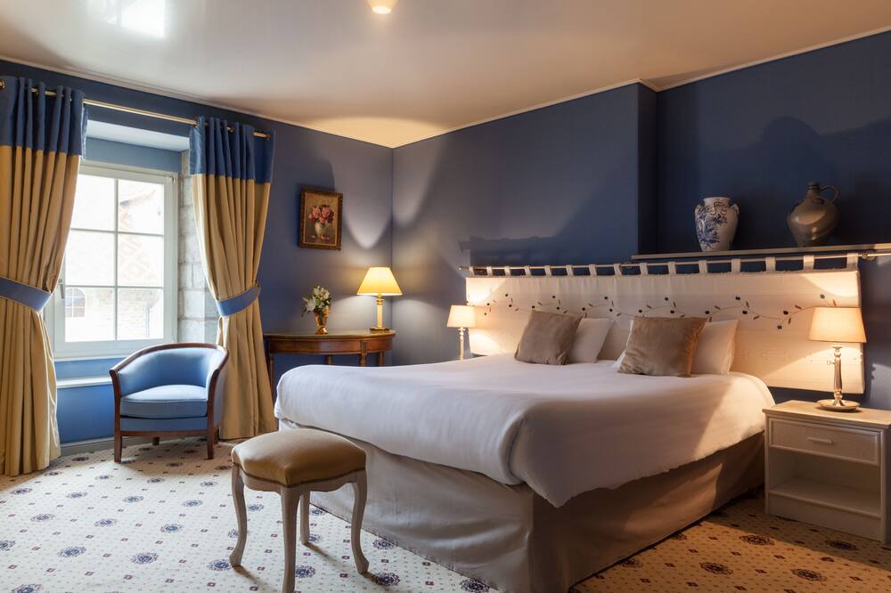 Photo of Bedroom in Cubry