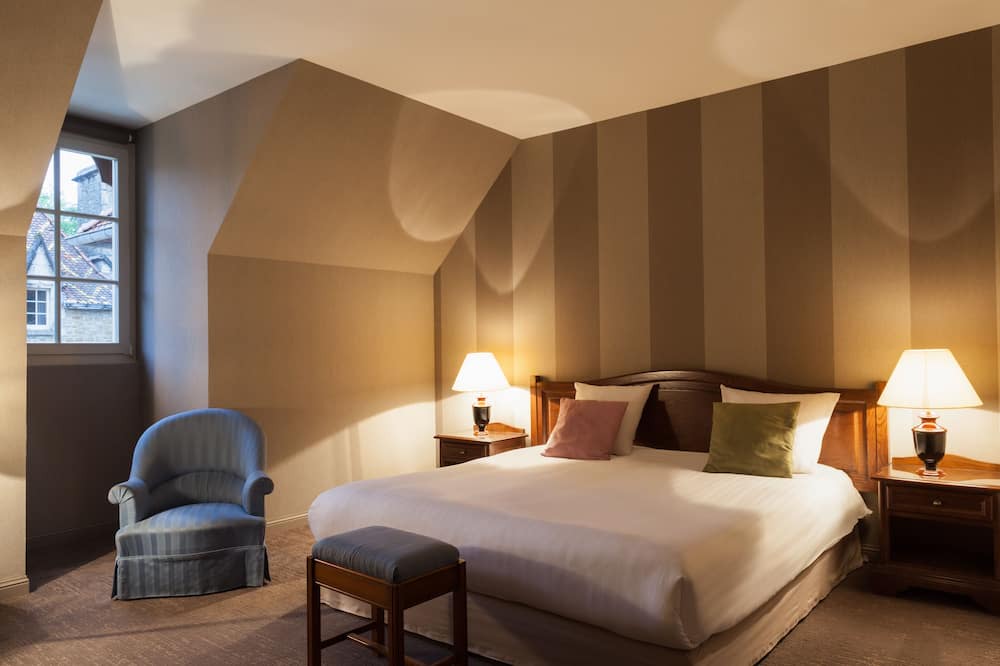 Photo of Bedroom in Cubry