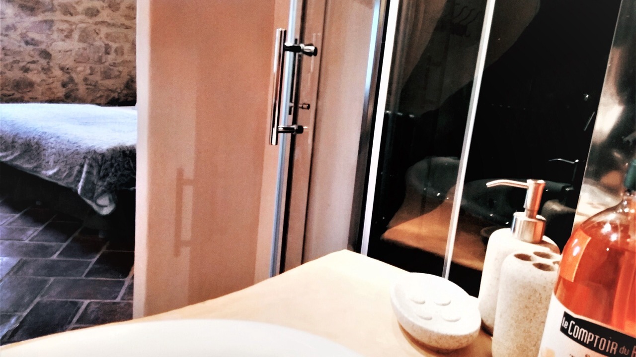 Photo of Bathroom in Methamis