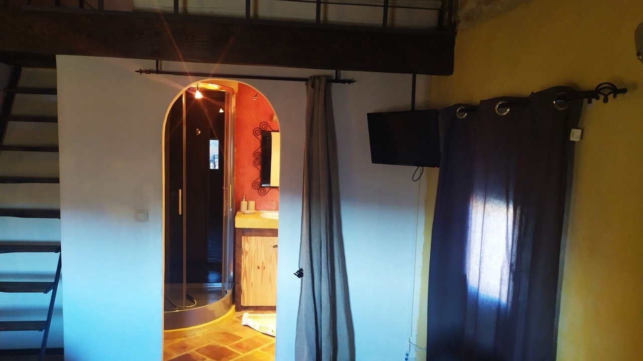 Photo of Bathroom in Methamis