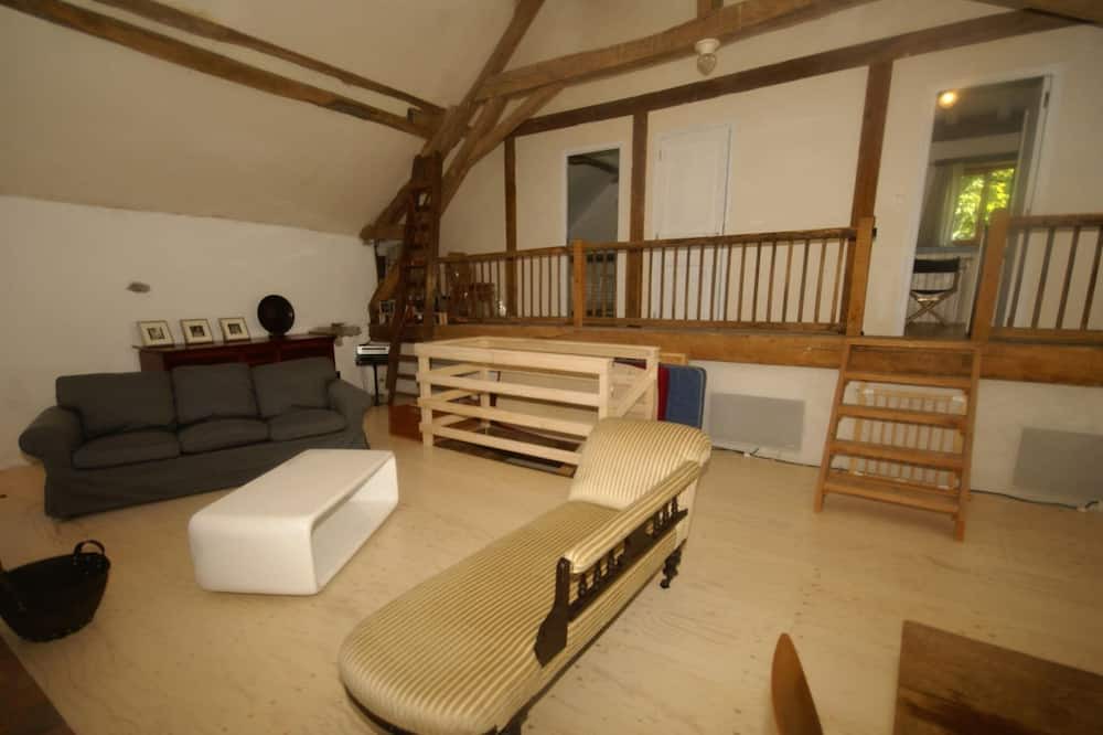 Photo of Livingroom in Saint-Germain-des-Champs