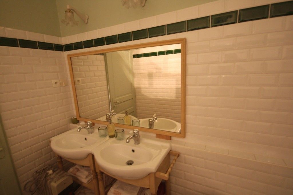 Photo of Bathroom in Accolay