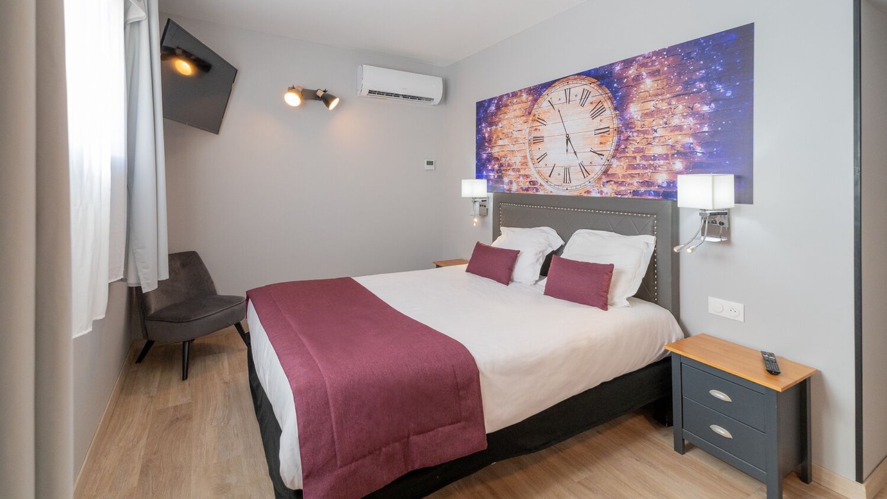 Photo of Bedroom in Donzere