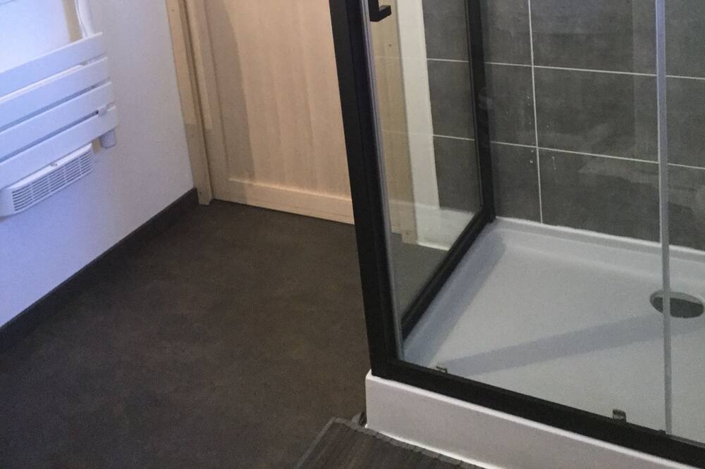 Photo of Bathroom in Saint-Marcel-d'Aredeche
