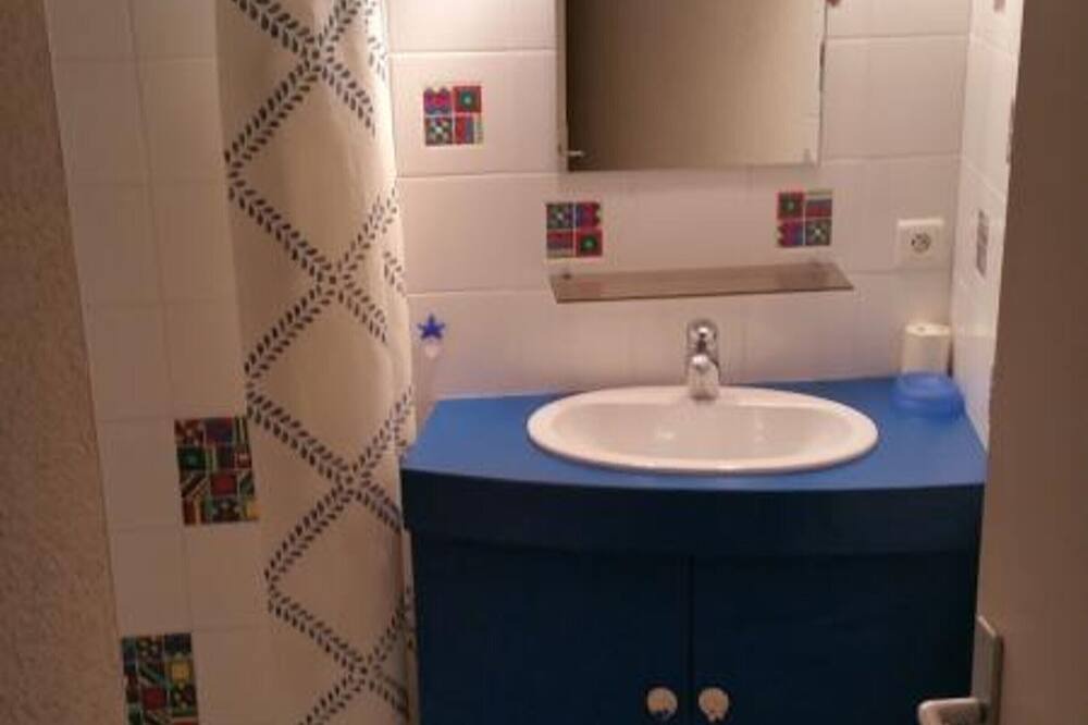 Photo of Bathroom in Vaumas