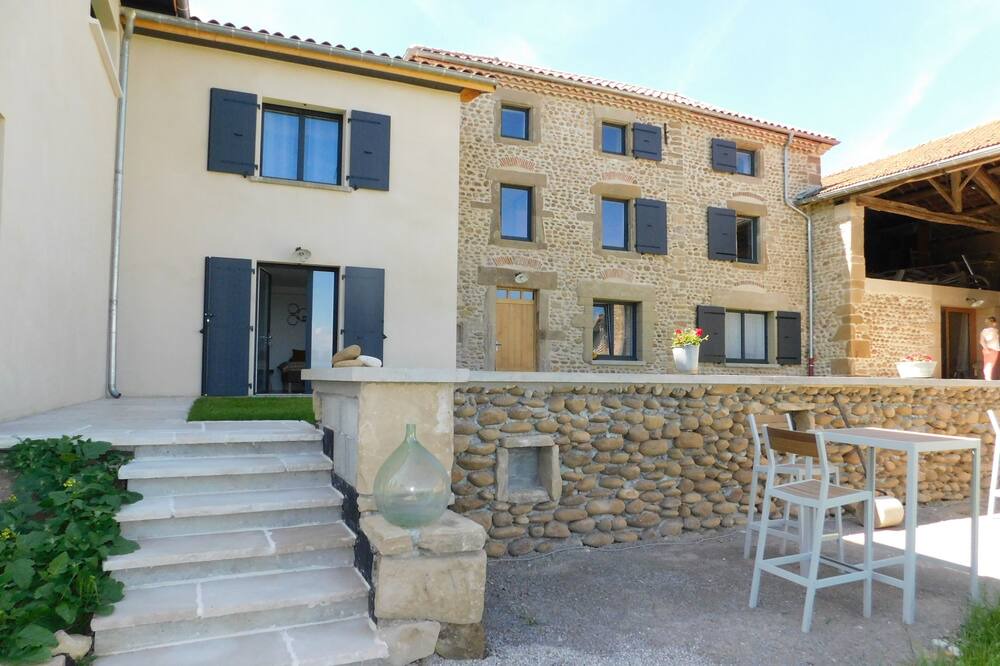 Photo of Outdoor in Chateauneuf-de-Galaure