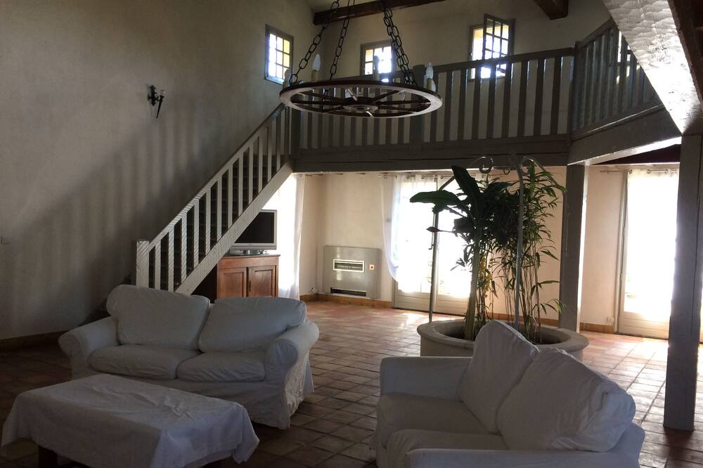 Photo of Livingroom in Taillades
