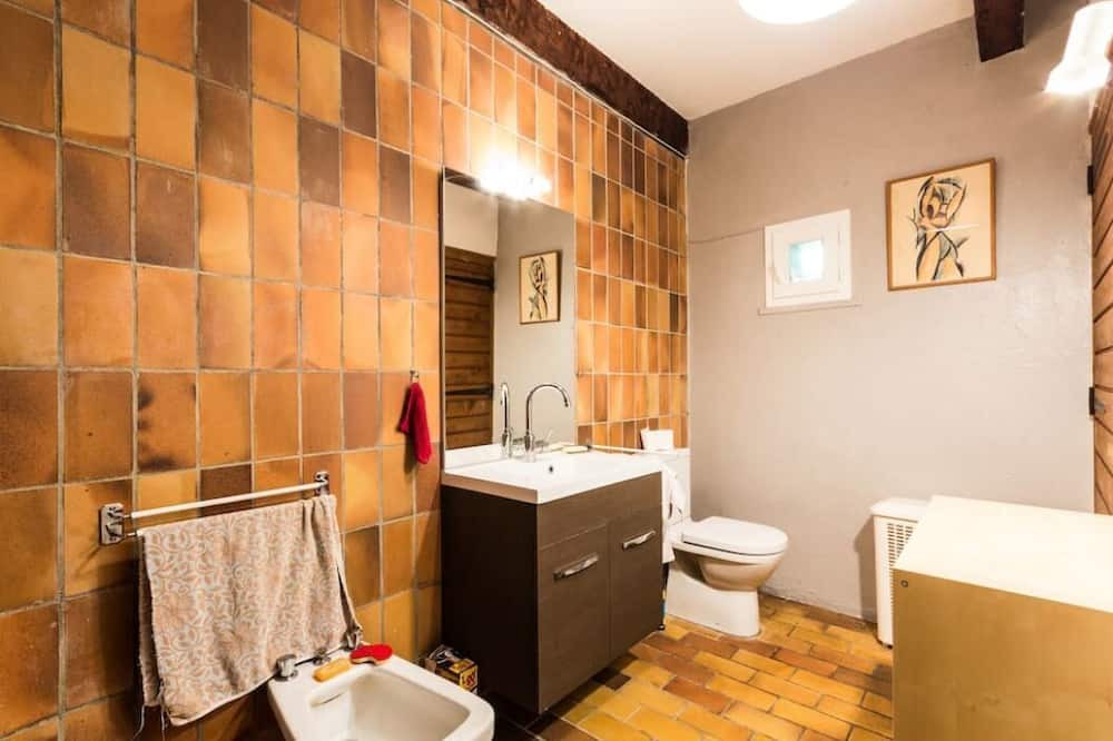Photo of Bathroom in Le Gua