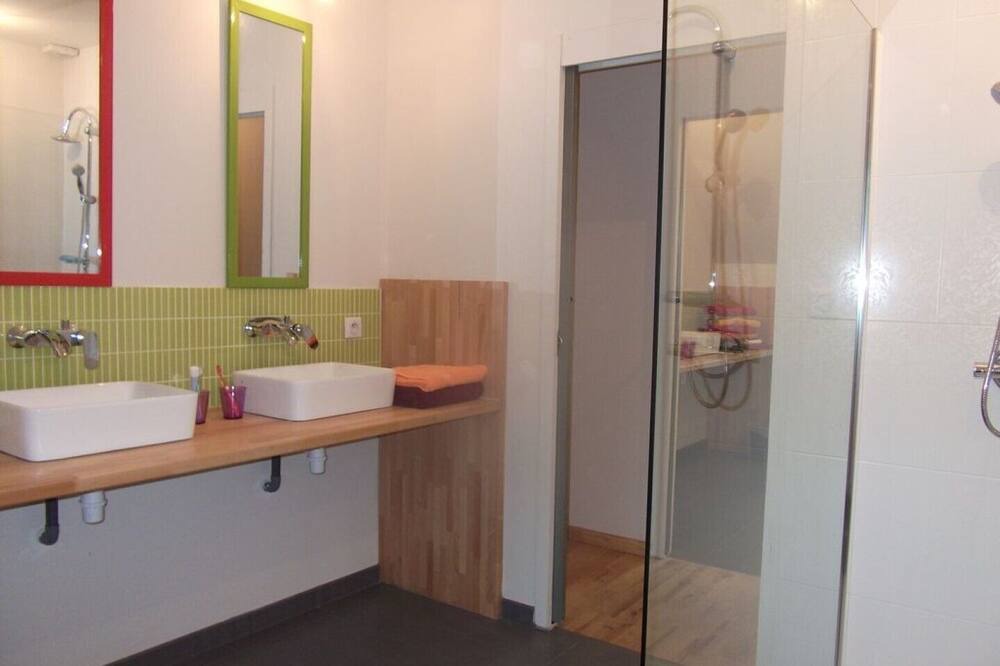 Photo of Bathroom in Cazaux-Frechet-Aneran-Camors