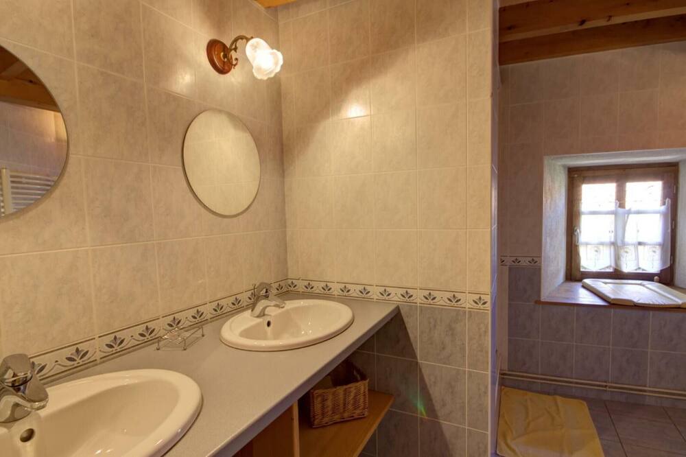Photo of Bathroom in Saint-Bonnet-le-Courreau