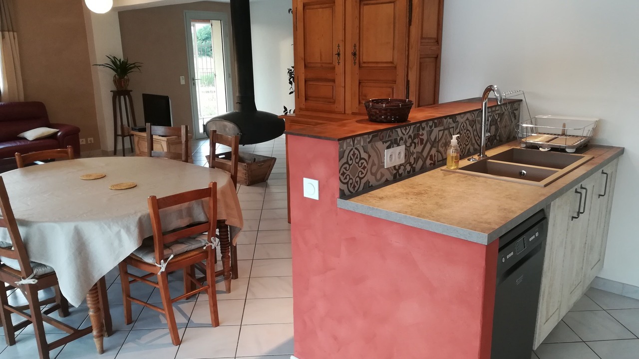 Photo of Kitchen in Entrechaux