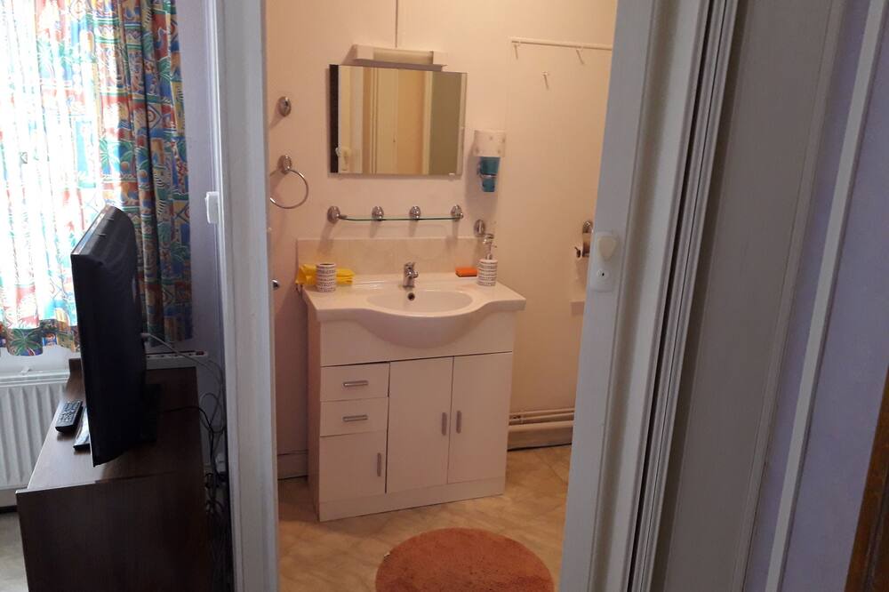 Photo of Bathroom in Forges-les-Bains