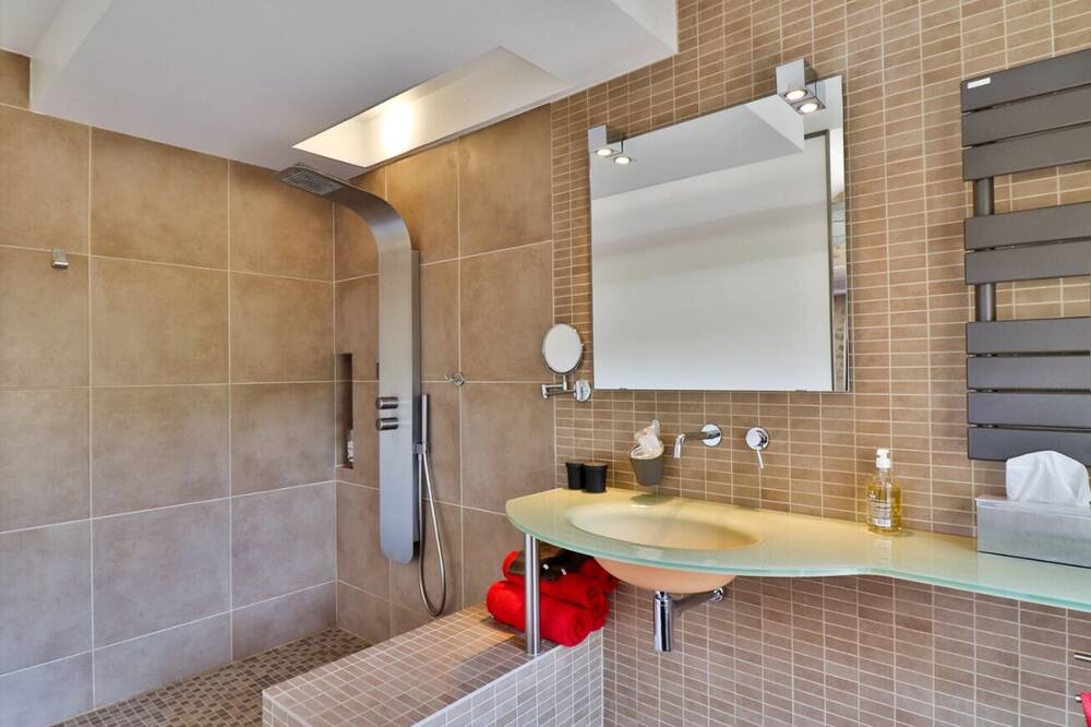 Photo of Bathroom in Vaison-la-Romaine