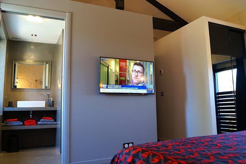Photo of Bedroom in Faucon