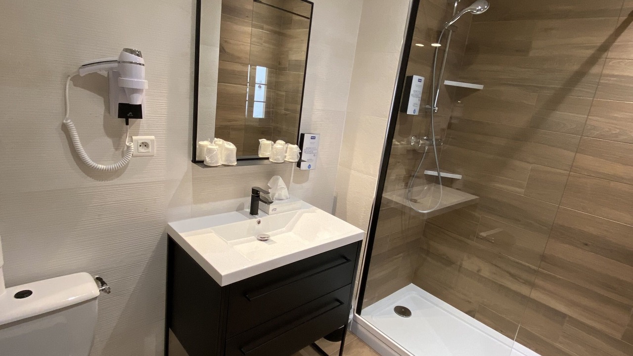 Photo of Bathroom in Chalon-sur-Saone