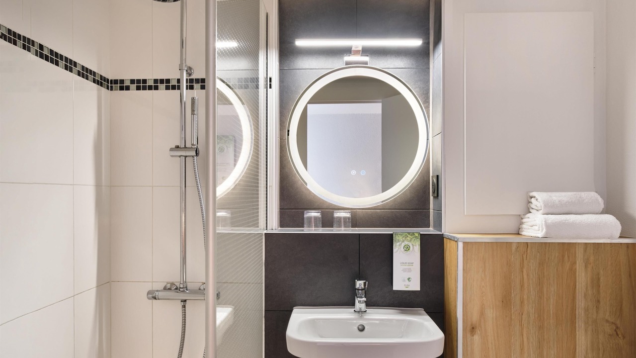 Photo of Bathroom in Les Ulis