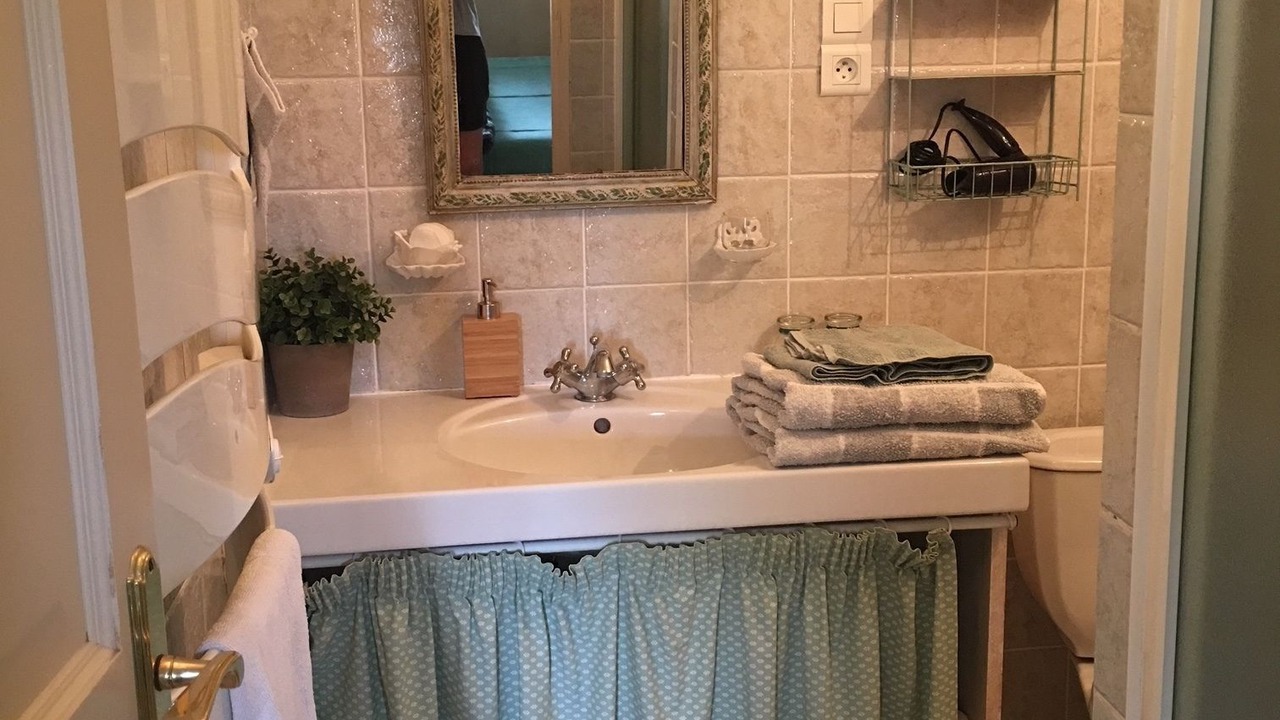 Photo of Bathroom in Vaux-en-Beaujolais