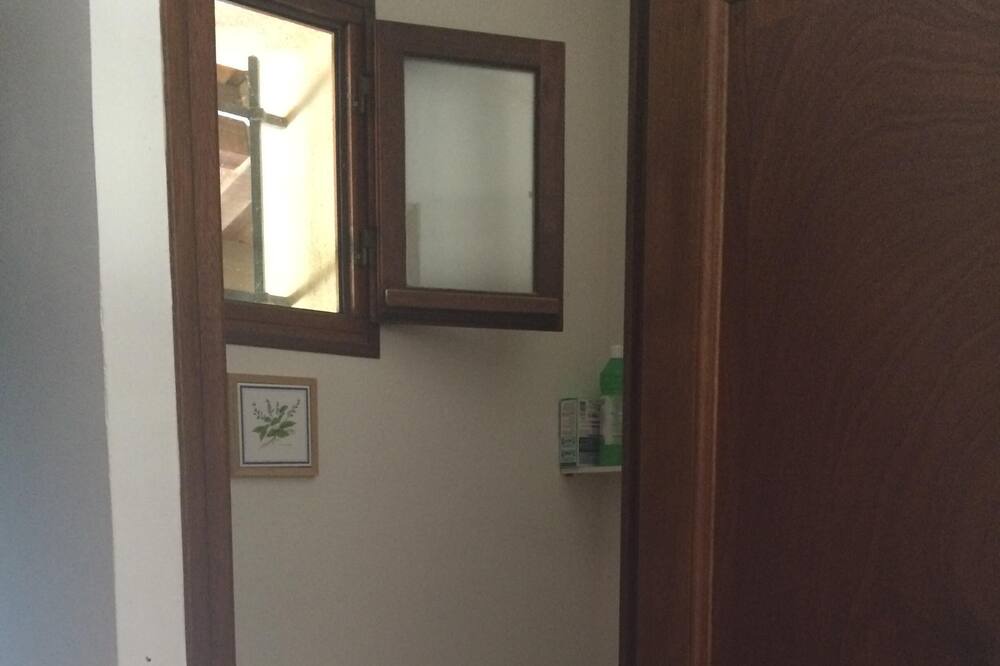 Photo of Bathroom in Le Barroux