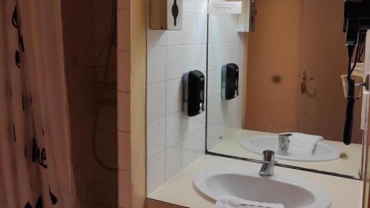 Photo of Bathroom in Lons-le-Saunier