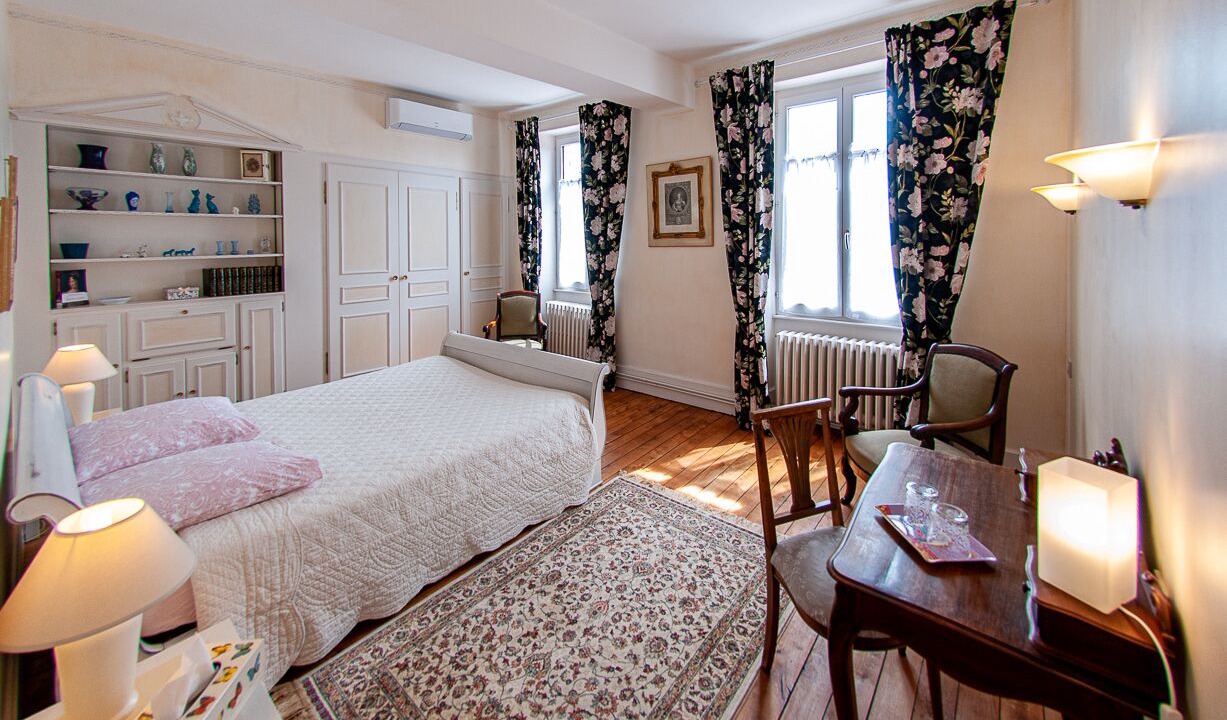 Photo of Bedroom in Lapalisse