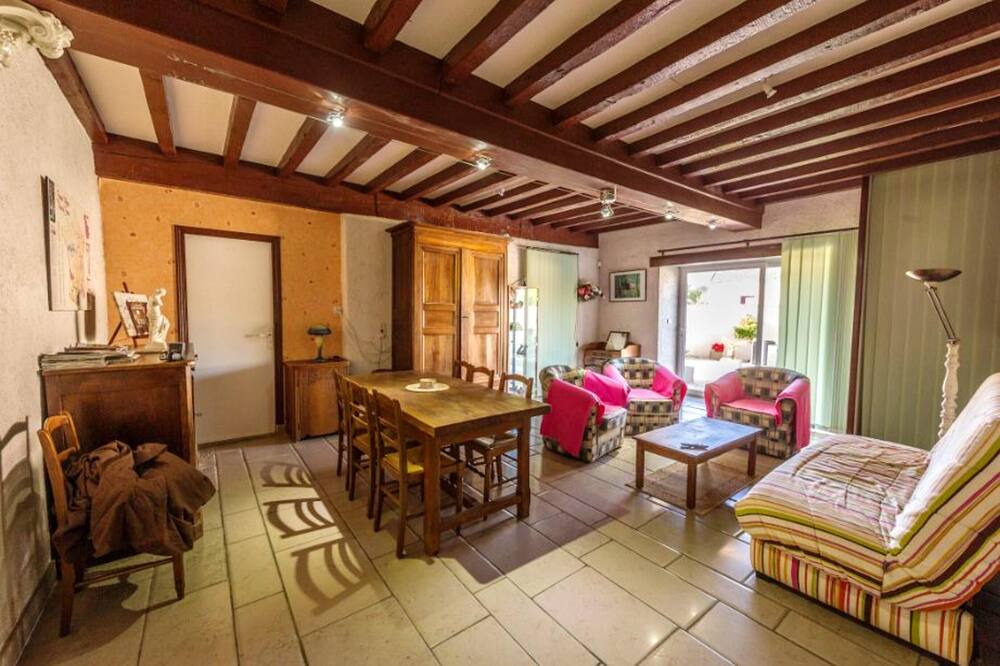 Photo of Livingroom in Premeaux-Prissey