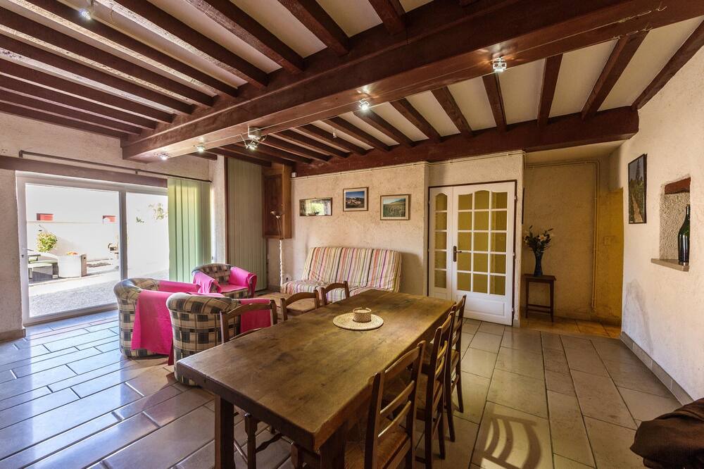Photo of Livingroom in Premeaux-Prissey
