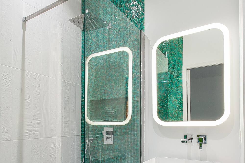 Photo of Bathroom in Cluny