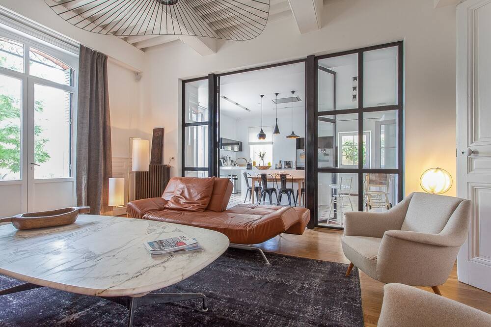 Photo of Livingroom in Cluny
