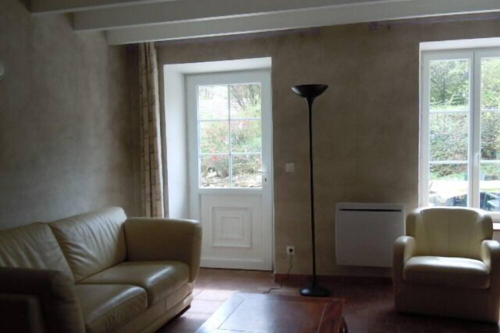 Photo of Livingroom in Merry-Sec