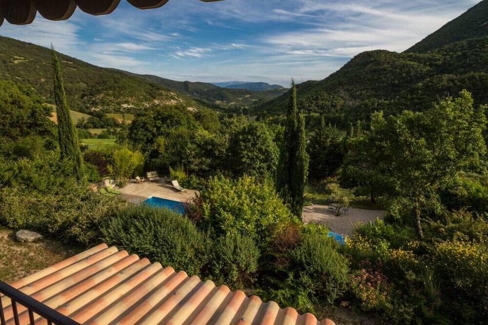 Photo of Outdoor in Saint-Ferreol-Trente-Pas