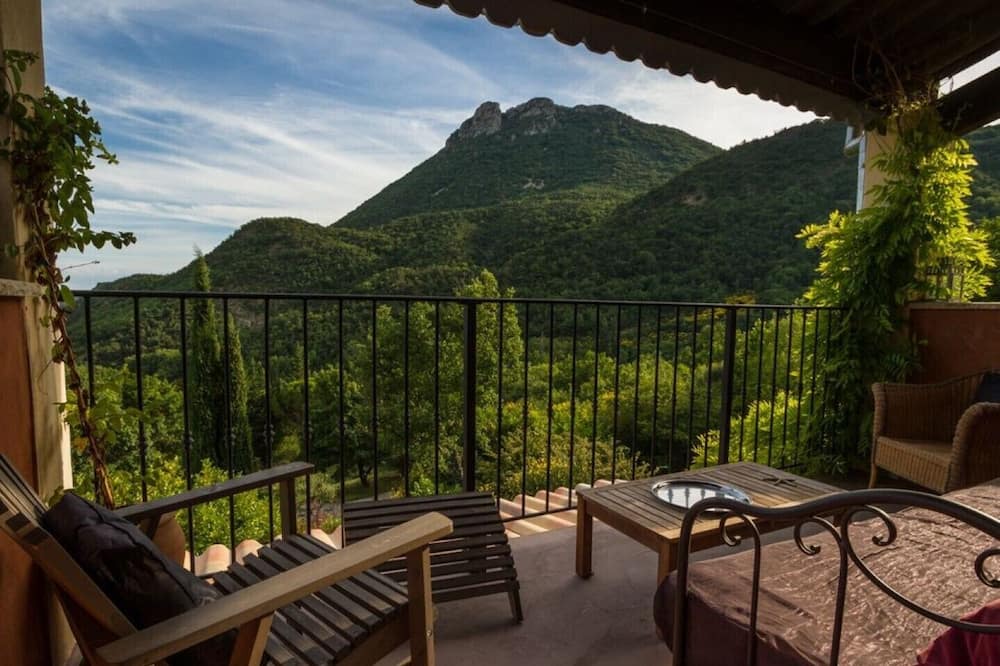Photo of Patio Balcony in Saint-Ferreol-Trente-Pas