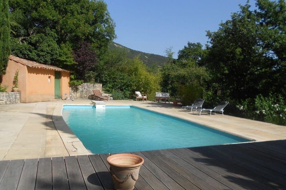 Photo of Outdoor in Saint-Ferreol-Trente-Pas