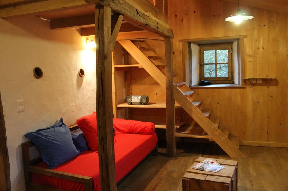 Photo of Livingroom in Domaize
