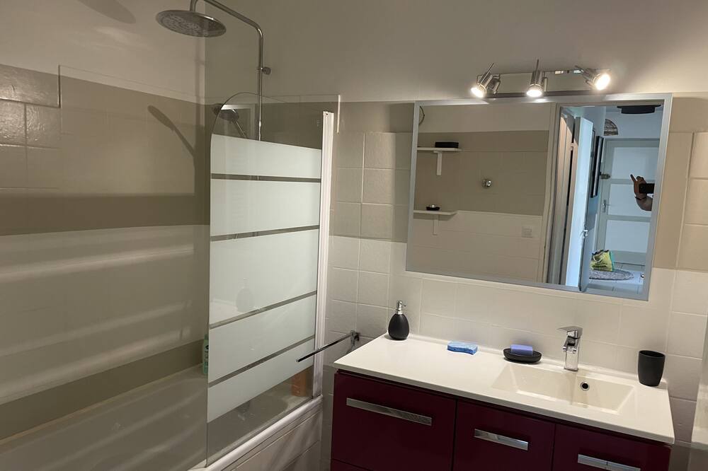 Photo of Bathroom in Crest