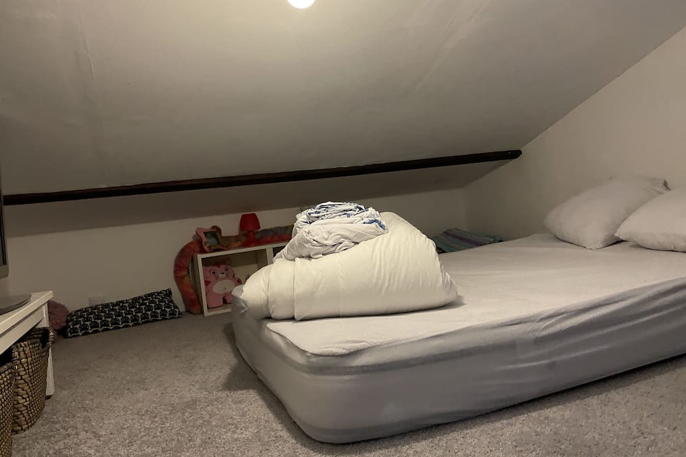 Photo of Bedroom in Crest