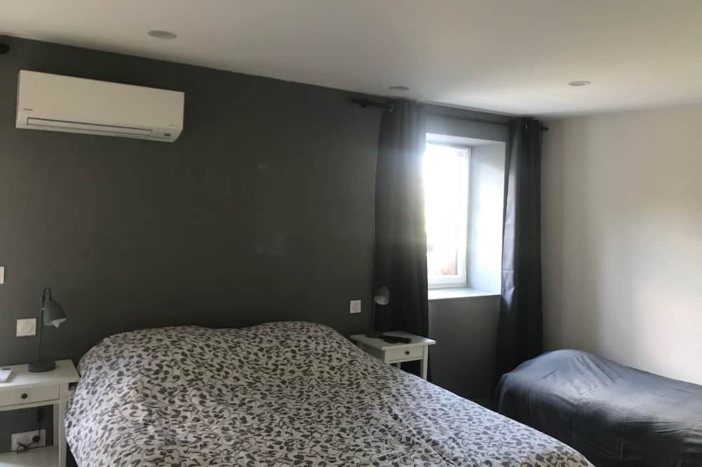 Photo of Bedroom in Vic-le-Comte