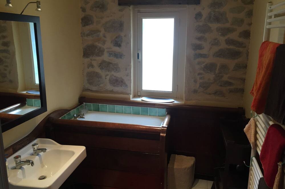 Photo of Bathroom in Semur-en-Auxois