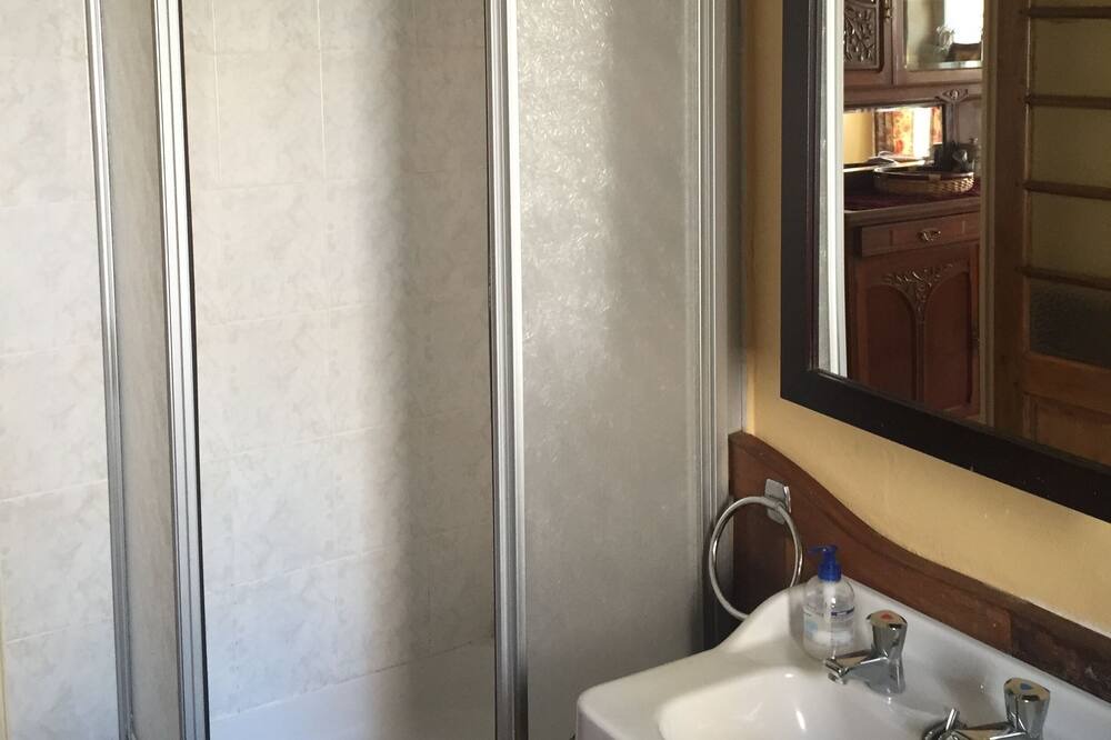 Photo of Bathroom in Semur-en-Auxois