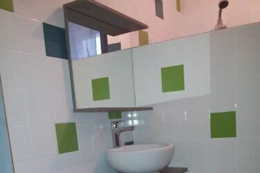 Photo of Bathroom in Saint-Pierre-de-Vassols