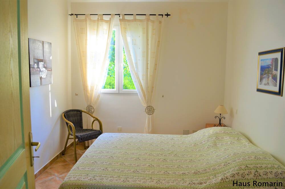 Photo of Bedroom in Mormoiron