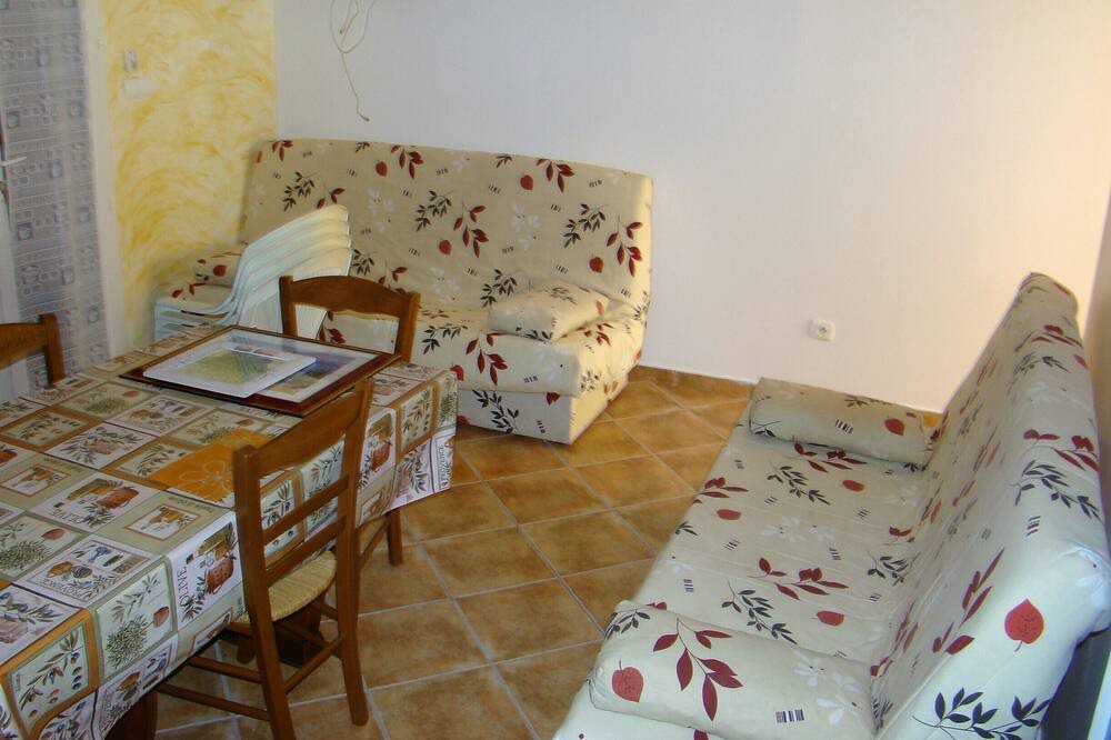 Photo of Livingroom in Mormoiron