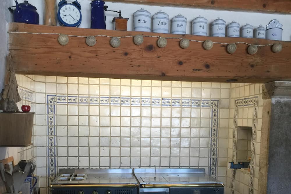 Photo of Kitchen in Les Hopitaux-Vieux