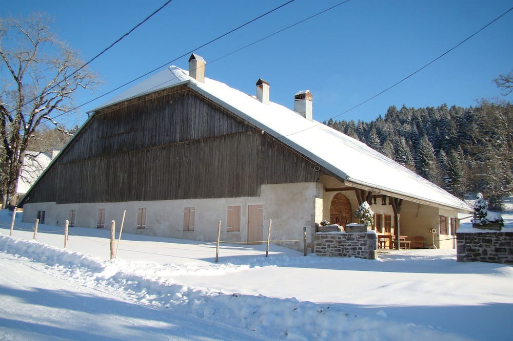 Photo of Outdoor in Les Hopitaux-Vieux