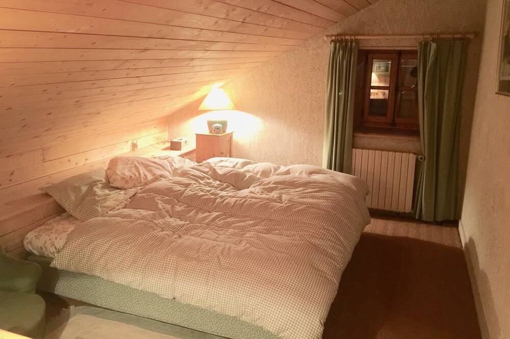 Photo of Bedroom in Les Hopitaux-Vieux