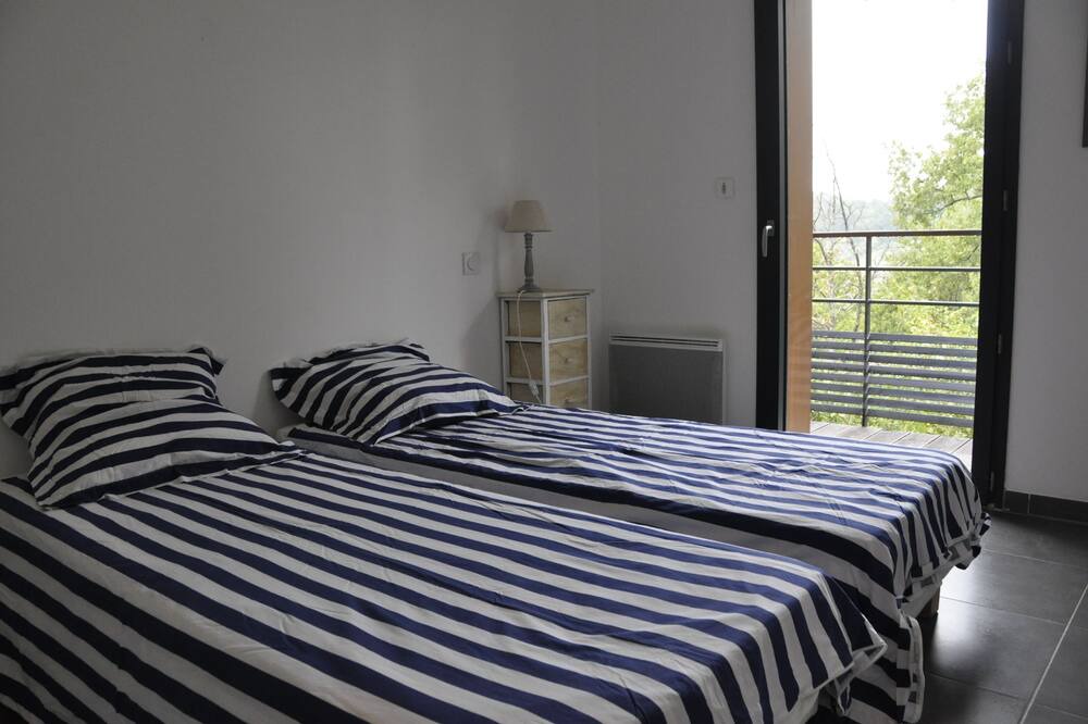 Photo of Bedroom in Manas