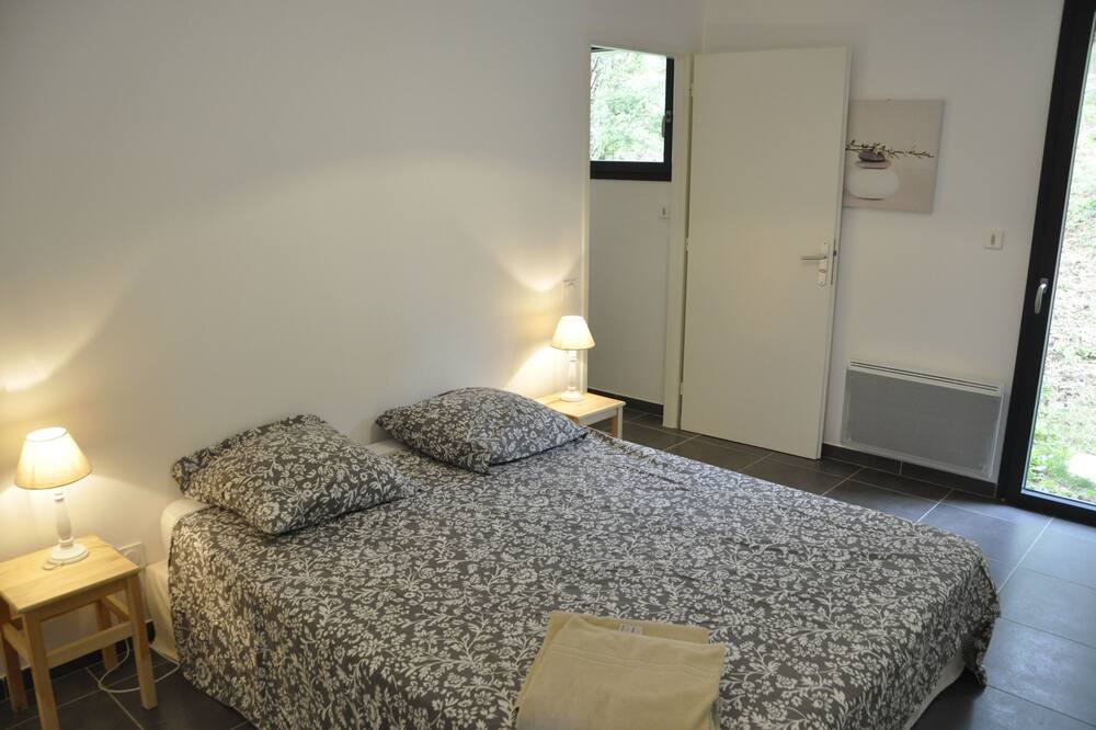 Photo of Bedroom in Manas