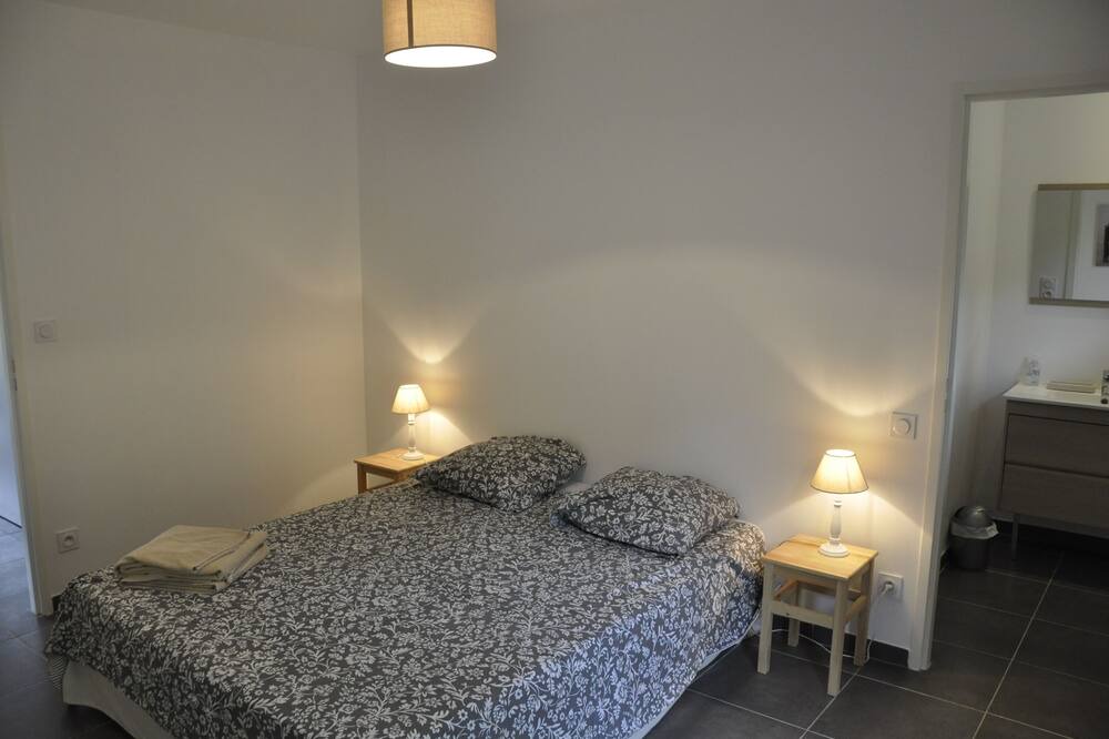 Photo of Bedroom in Manas